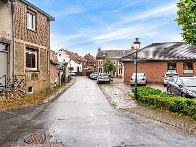 Urmonder Maasstraat 2, Urmond