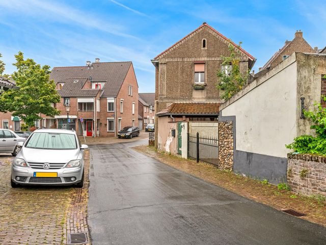 Urmonder Maasstraat 2, Urmond