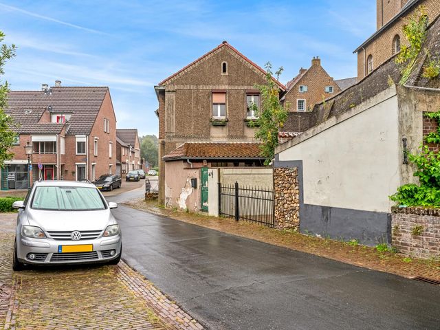 Urmonder Maasstraat 2, Urmond