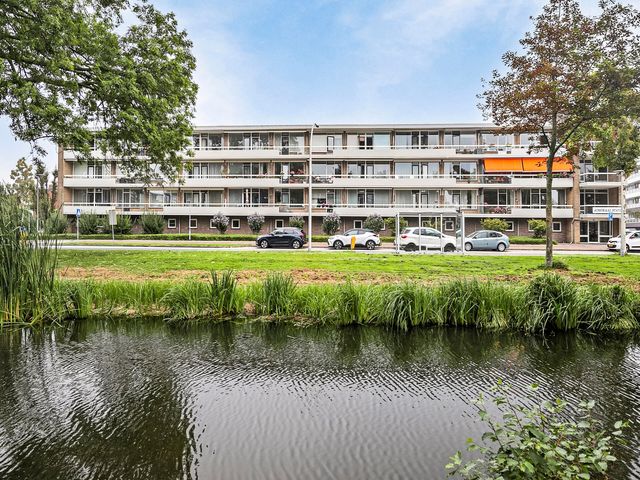 Admiraal de Ruyterweg 11, Zwijndrecht