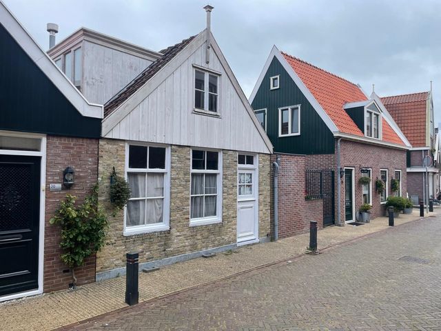 W J Tuijnstraat 18, Volendam