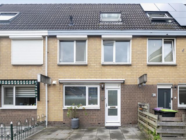 Carmenstraat 32, Spijkenisse