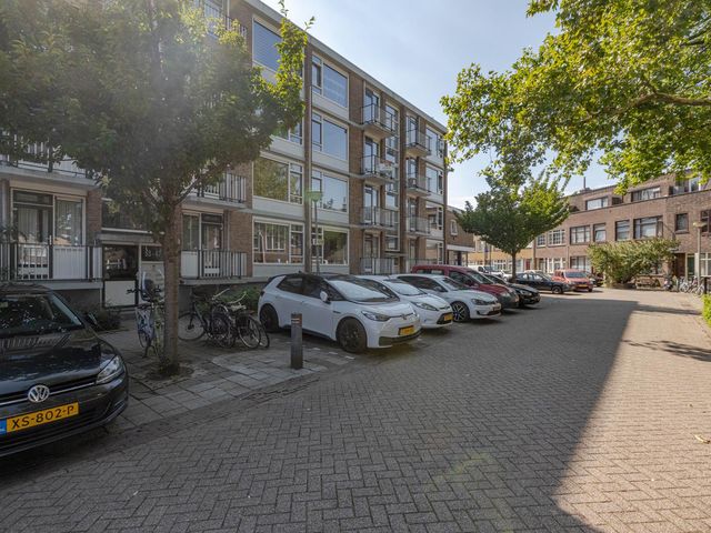 Newtonplein 73, Schiedam