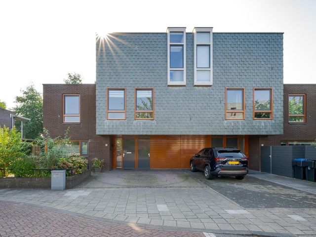 Rozenkwartsstraat 10, Leiden