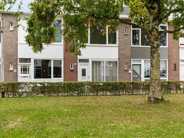 Schiphollaan 15, Tilburg