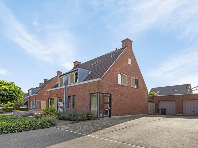 Steengoed 18, Bakel