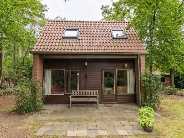 Helderse Duinen 65, Overloon