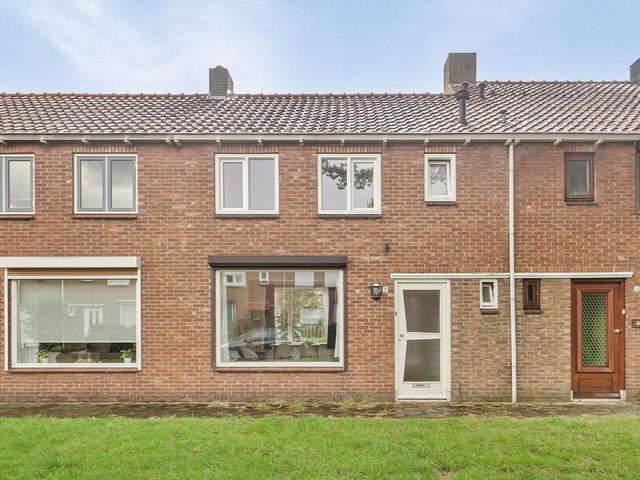 Aagje Dekenstraat 3, Terneuzen