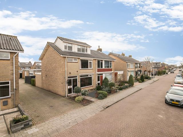 Asterstraat 9, Oud-Beijerland