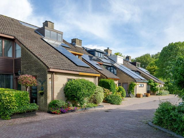 Gebroeders de Wittplantsoen 16, Voorschoten