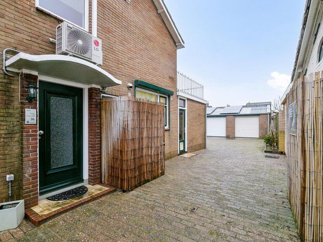 Oranjeweg 36, Zuid-Beijerland