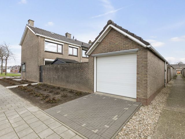 Nicolaas Beetsstraat 1, Terneuzen