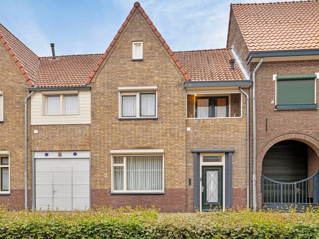 Pastoor Van Leeuwenstraat 56, Helmond