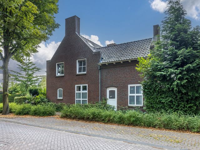 Vierlingsbeekseweg 10, Overloon