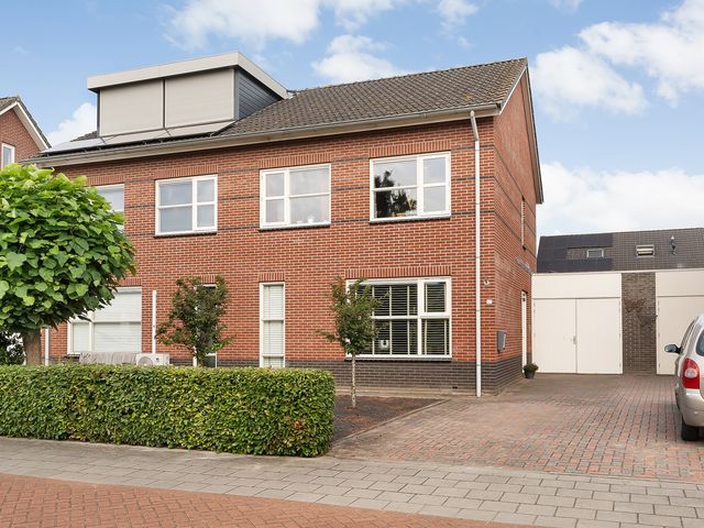 Kamferbekestraat 57, Hardenberg