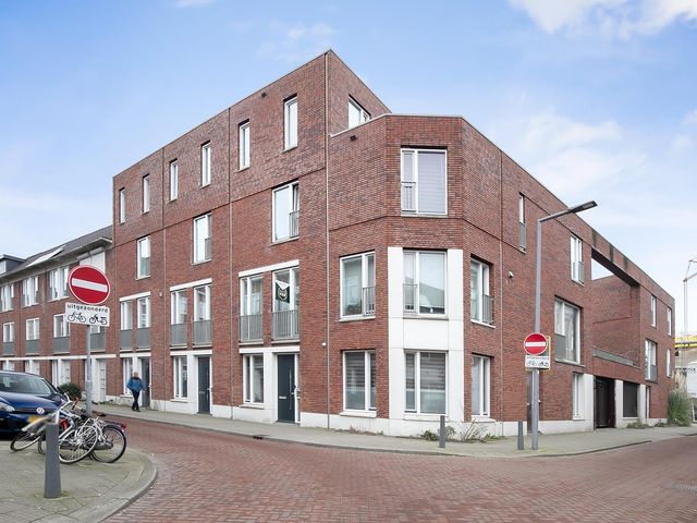 Zwaanshals 232, Rotterdam