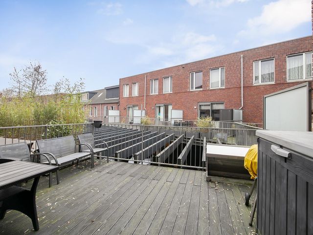 Zwaanshals 232, Rotterdam