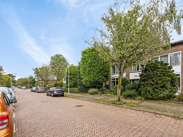 Van Ruysdaellaan 74, Leidschendam