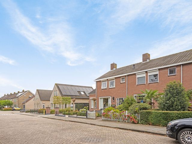 Schoolstraat 2, Hoogblokland