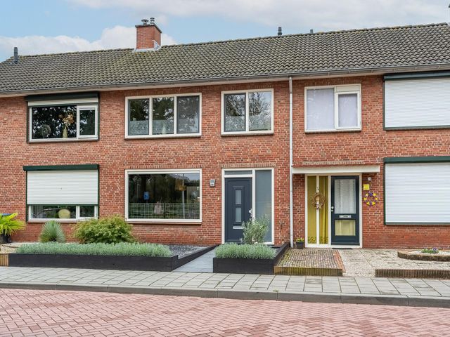 Seringenlaan 30, Steenbergen