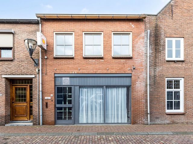 Overdamstraat 11, Hulst