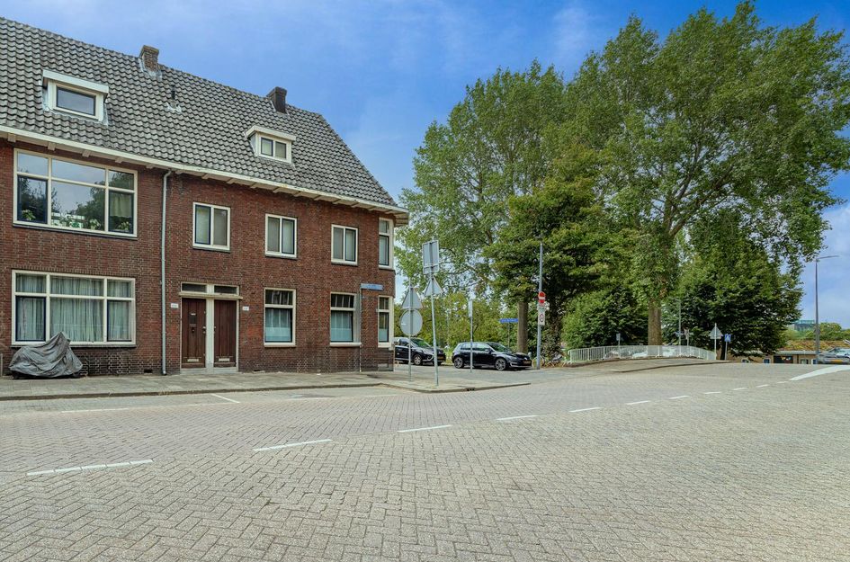 Zestienhovensekade 119B