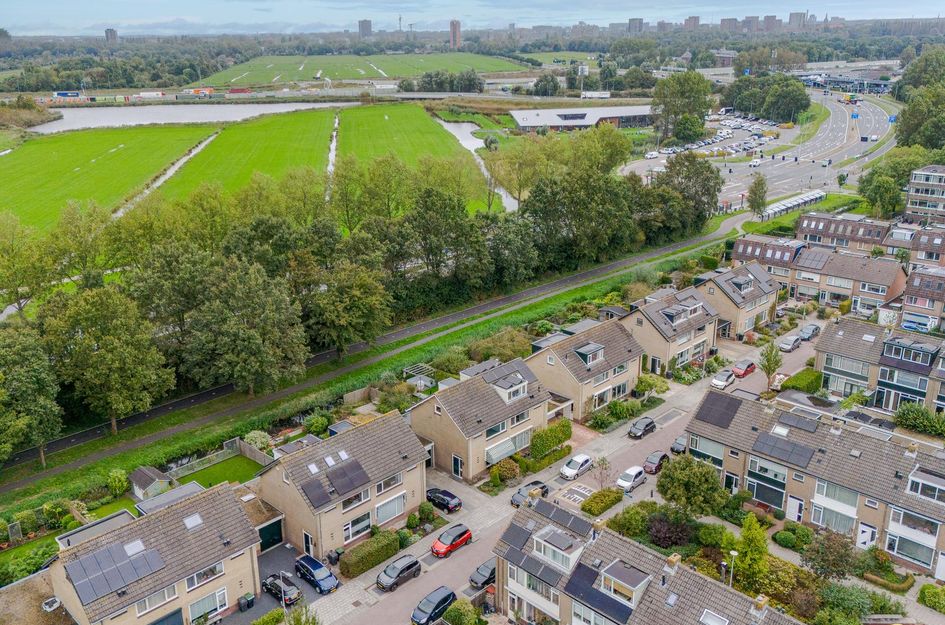 Burgemeester van Outerenstraat 13