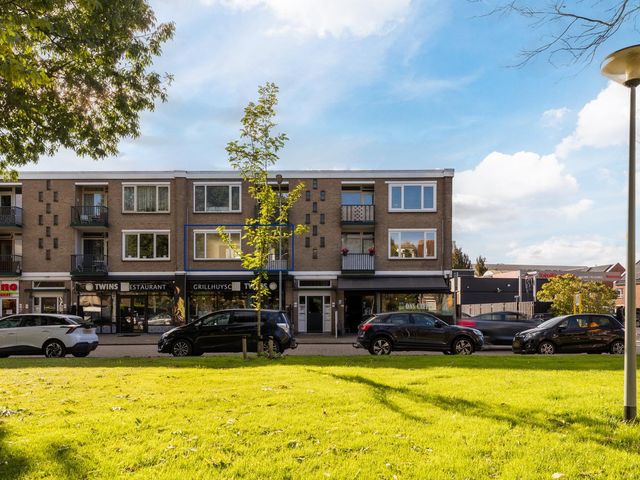 Graaf Waltgerlaan 10, Tiel