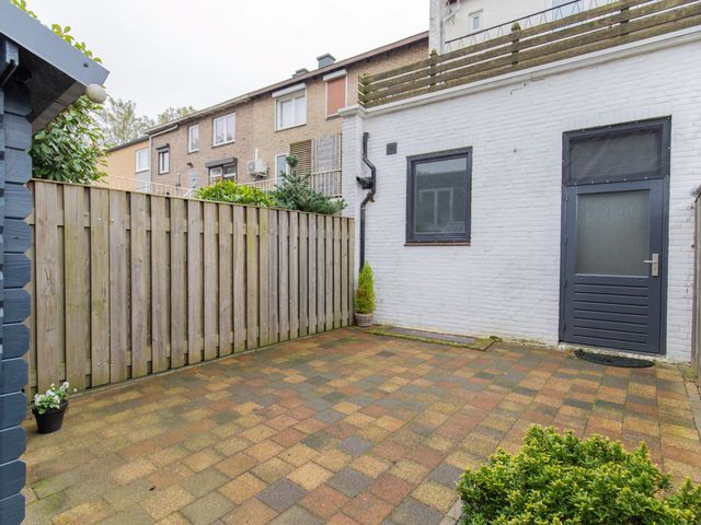 Valderenstraat 8, Geleen