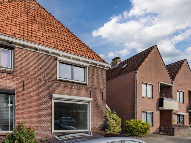 Vooreinde 4, Waalwijk