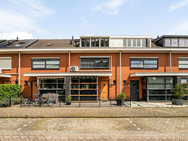 Donizettistraat 135, Capelle aan den IJssel