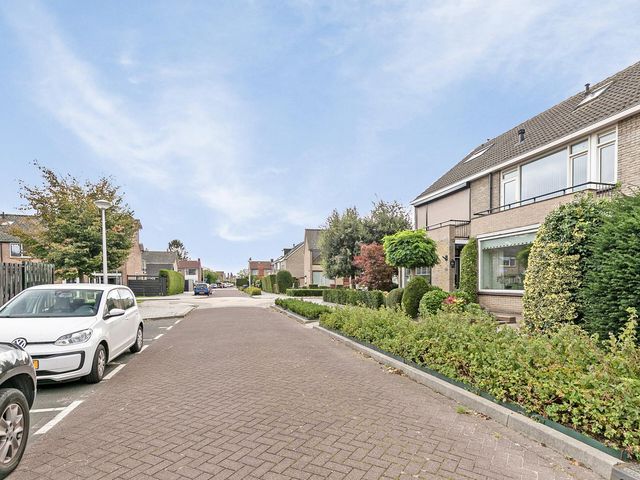 Hyacinthstraat 10, Oud-Beijerland