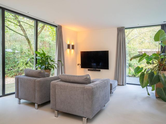 Hartjesbosweg 6, Enschede