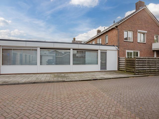 Jonkheer de Jongestraat 9, Hoogeveen