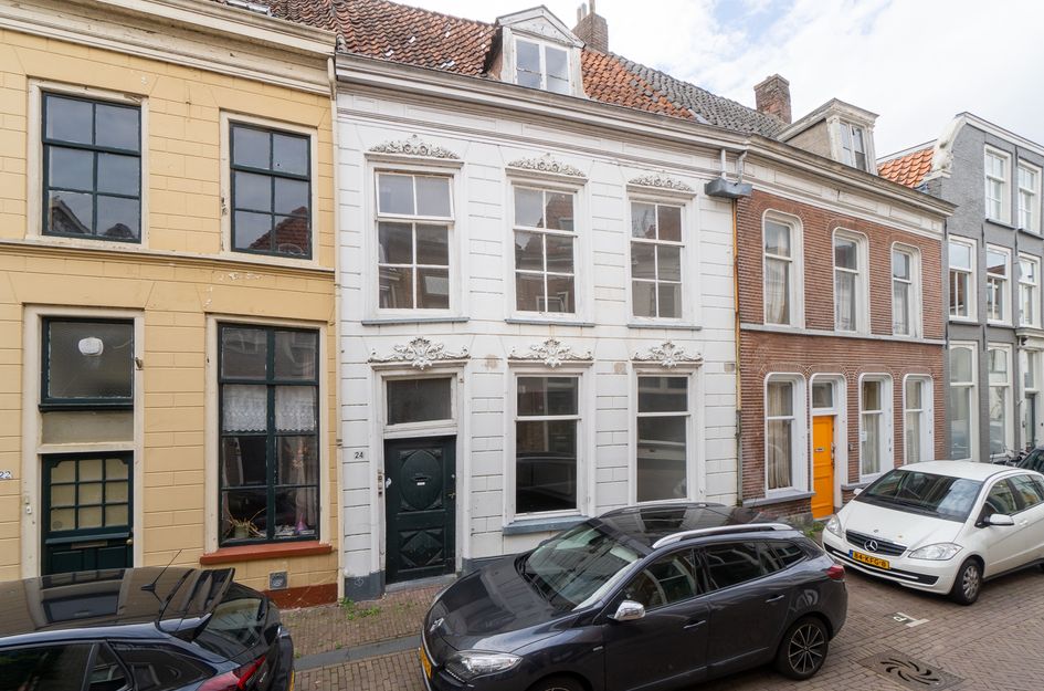 Buiten Nieuwstraat 24