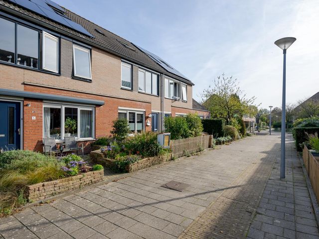 Alexander Adamskistraat 7, Voorschoten