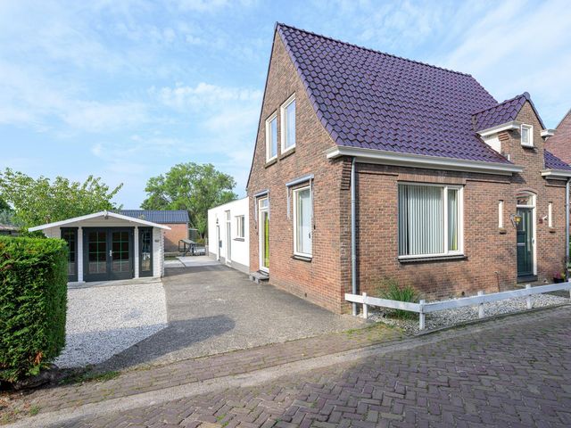 Sint Nicolaasstraat 28, Lutjebroek