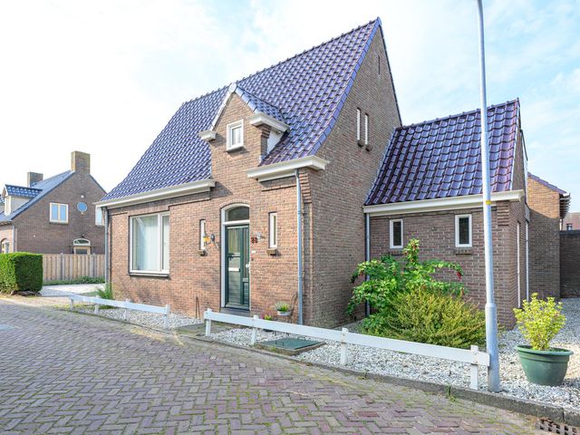 Sint Nicolaasstraat 28, Lutjebroek