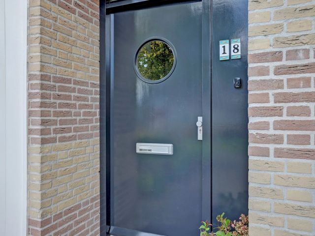 F.J. Ebbensstraat 18, Tiel