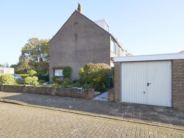 Beethovenhof 28, Terneuzen