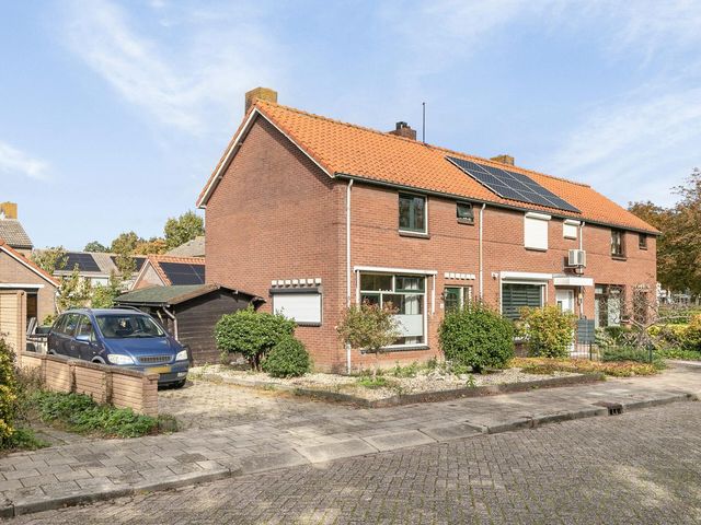 Prins Bernhardstraat 6, Stellendam