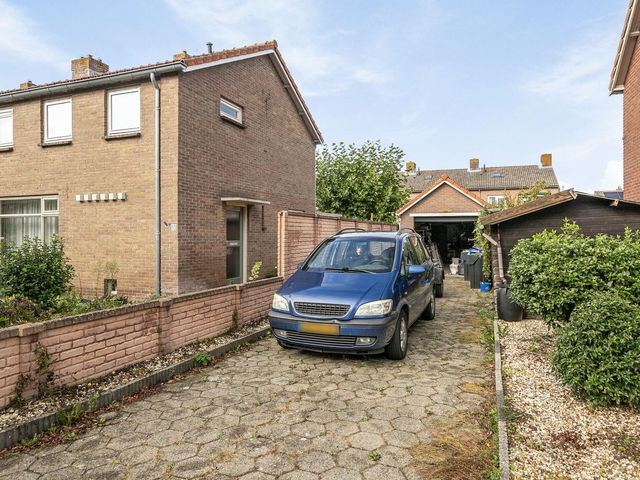 Prins Bernhardstraat 6, Stellendam