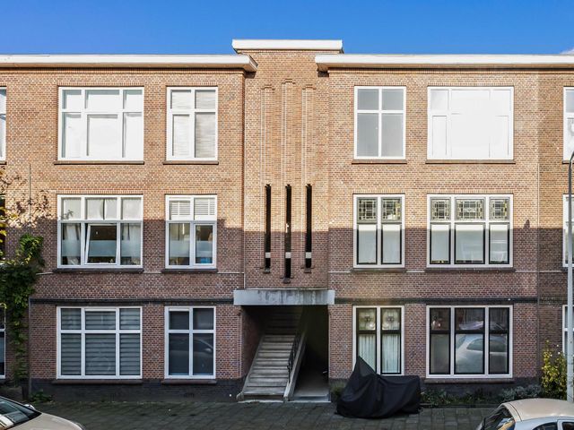 Rhododendronstraat 129, 'S-Gravenhage