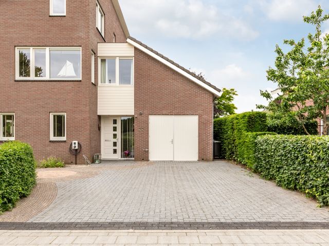 Bingerden 22, Lelystad