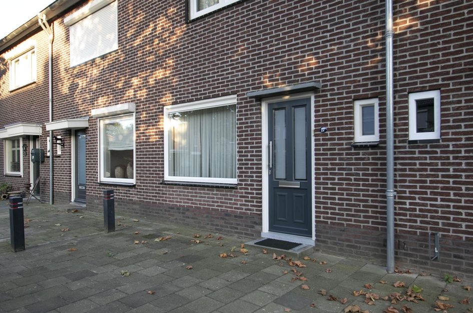 Spoorstraat 27