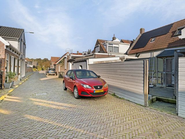 Dorpsstraat 12, Sirjansland