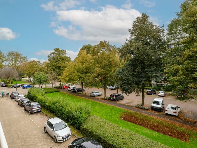 Burgemeester Caan van Necklaan 146, Leidschendam