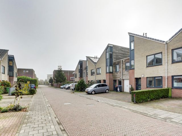 Monnickendamstraat 57, Lelystad