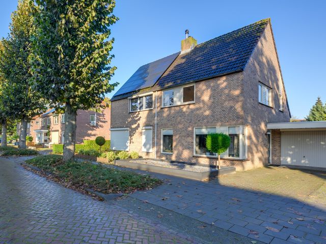 Pastoor Gillisstraat 150, Rijen