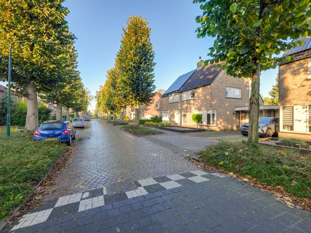 Pastoor Gillisstraat 150, Rijen